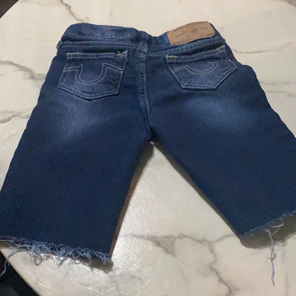 True Religion Jean Shorts // Toddler SZ 4 - Picture 9 of 10